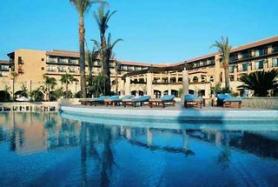 Kyperský hotel Elysium s bazénem