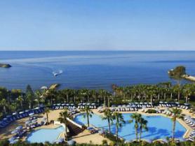 Kyperský hotel Grandresort Limassol s bazénem
