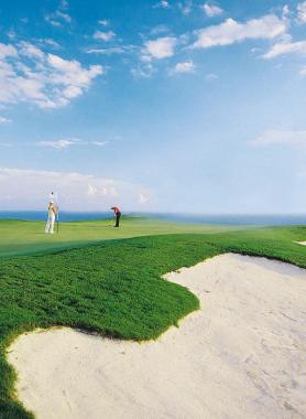 Kyperský hotel Intercontinental Aphrodite Hills s golfovým hřištěm