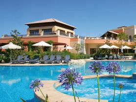 Kyperský hotel Intercontinental Aphrodite Hills s bazénem