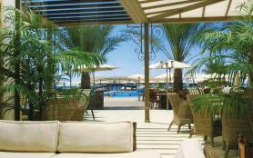 Kyperský hotel Louis Princess Beach s barem