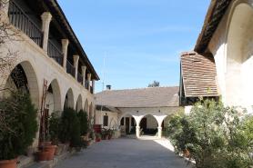 Nádvoří kláštera Panagia Chrysorogiatissa