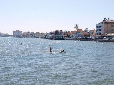 Pobřeží u kyperského města Larnaca