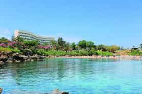 Kyperský hotel Crystal Springs a moře