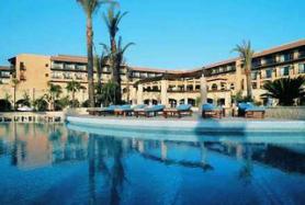 Kyperský hotel Elysium s bazénem
