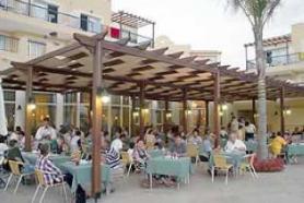 Kyperský hotel Pafian Park Holiday Village s restaurací