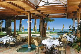 Kyperský hotel Palm Beach s restaurací