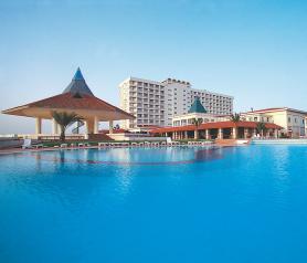 Kyperský hotel Salamis Bay Conti s bazénem