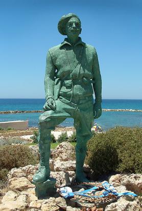 Paphos - socha George Grivase