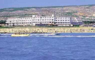 Kyperský hotel Corallia Beach u moře