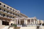 Ostrov Kypr a jeden z hotelů